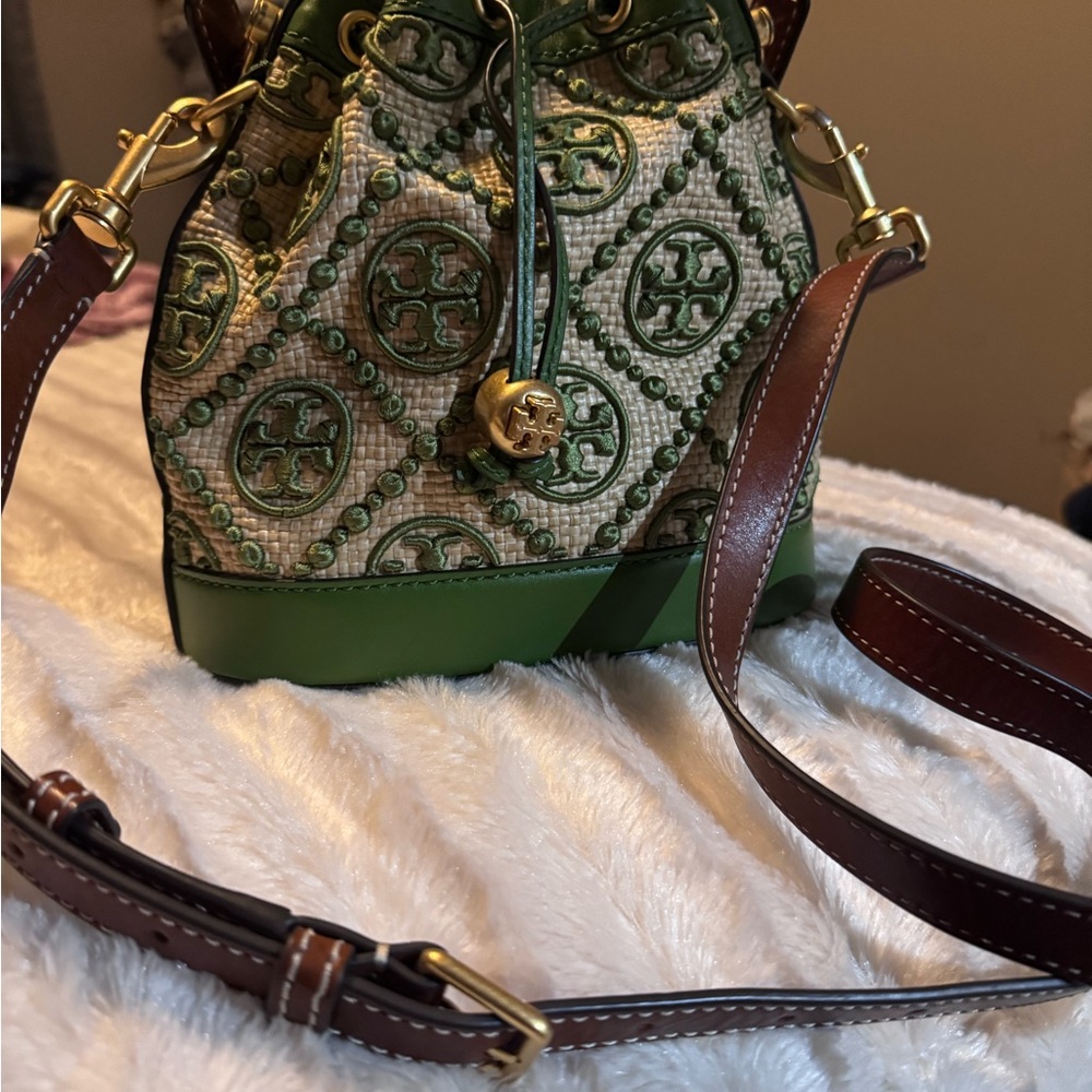 Tory Burch Green and Tan Embroidered Shoulder Bag - Picture 3 of 9